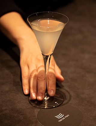 バーテンダーが心を込めて1杯ずつお作りします